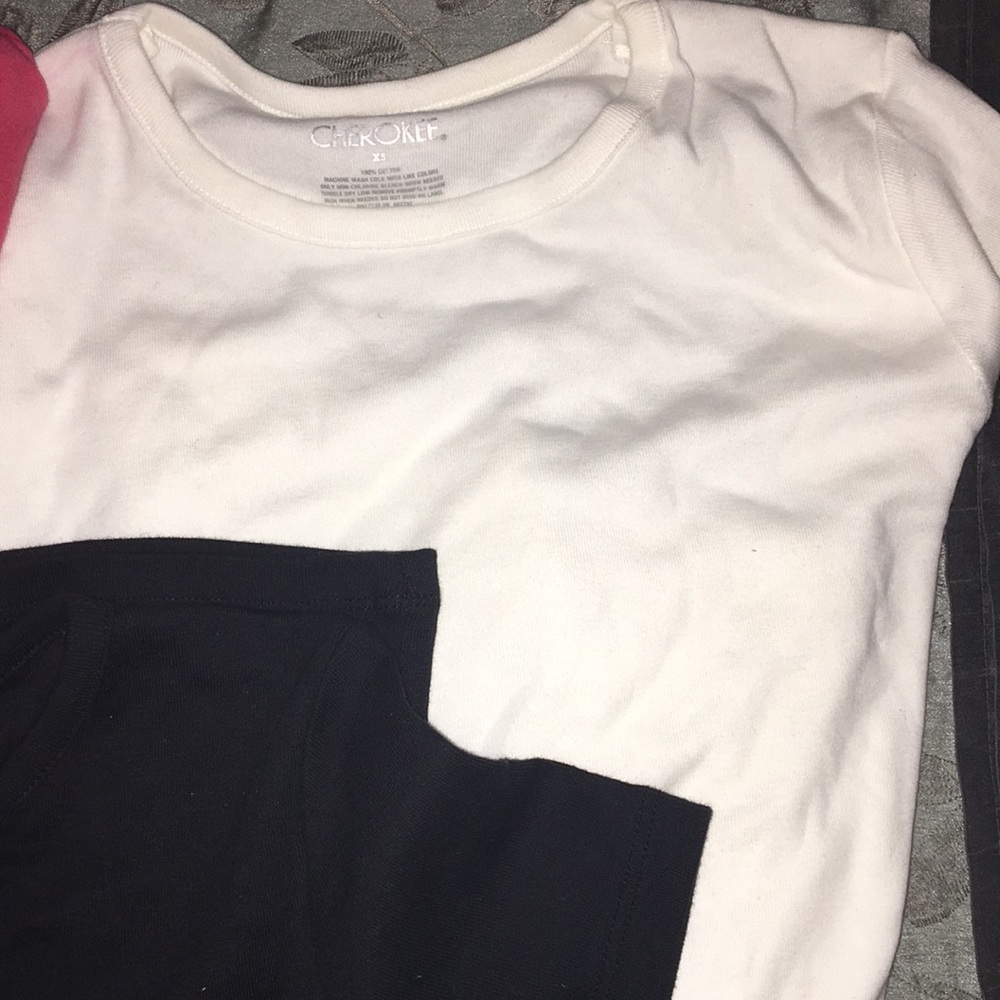 Bundle Of Tees - Picture 3 of 6